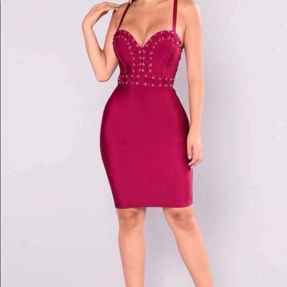 WOW Couture Dress Women’s Medium Pink Lace Tie Bandage Bodycon Mini NWT - Picture 1 of 12